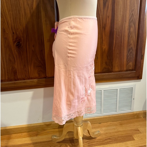 Vintage Butterfly Embroidered Peach Slip - Picture 5 of 14
